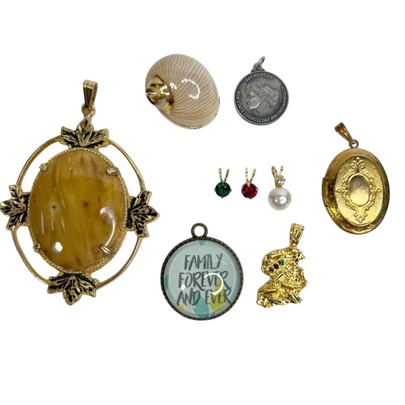 Lot of 9 Pendants: Shell, Stone, Rhinestone, Faux Pearl & Locket - Picture 1 of 10